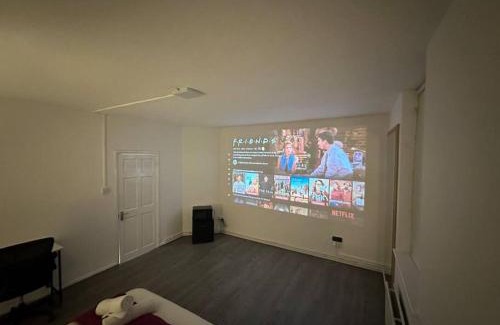 Weavers Apartment | Super double bedroom zone 1