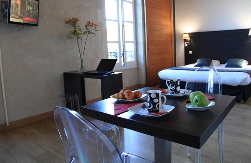 Quartier Administrations Apartment | Super Endroit ! Suite Équipée, Climatisation