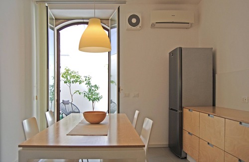 Santa Lucia House | Super FilinonaSuite offer at the gates of Ortigia. Fiber free and self check-in.