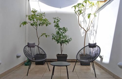 Santa Lucia House | Super FilinonaSuite offer at the gates of Ortigia. Fiber free and self check-in.