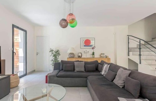 Saint-Didier-au-Mont-d'Or House | Superb villa with swimming pool for 8 people