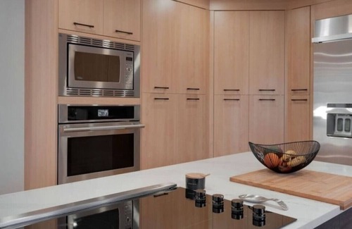 Southeast Calgary House | Super Fun House w/Great Location. Perfect for Large Families.