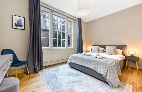 Queen's Gate Apartment | Super High-End Kensington House near Hyde Park