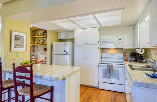 Princeville Condo | Super Homey & Comfortable Townhouse - Walk to Shops/Dining/Great Beaches