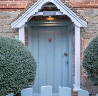 Lodsworth Villa | Super Host Large Luxury Cottage South Downs Park