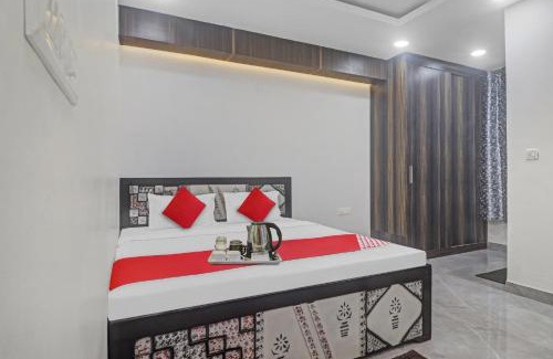 Rajouri Garden Hotel | Super Hotel O Amazing Guest House