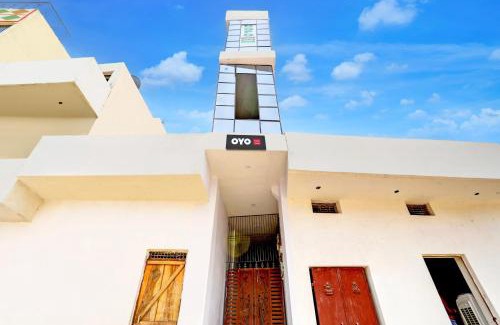 Varanasi Hotel | Super Hotel O B.G.P.G House