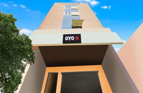 Sainik Farm Hotel | Super Hotel O KD Plaza 6