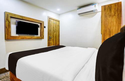 Santacruz Hotel | Super Hotel O Santacruz Railway Junction Formerly Kharsubway