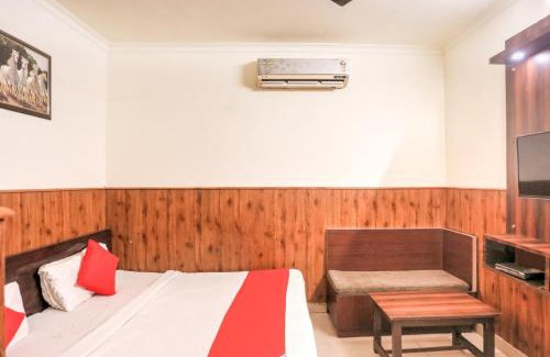 Azadpur Hotel | Super Hotel O Shri Sai Guest House