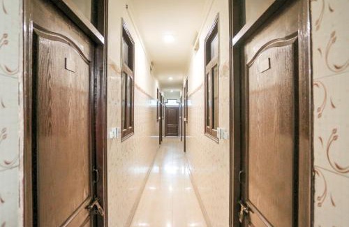 Azadpur Hotel | Super Hotel O Shri Sai Guest House
