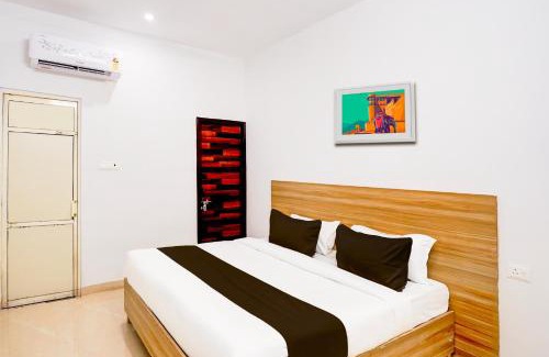 Sahibabad Hotel | Super Hotel O THE SIDHARTHA