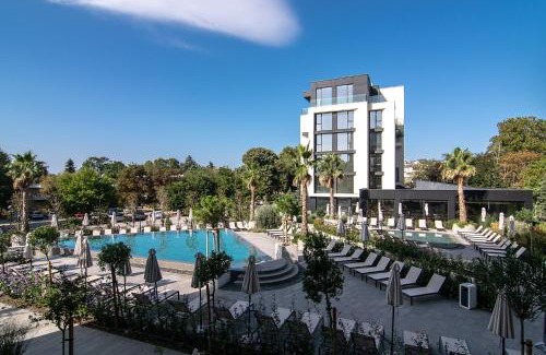Saints Constantine and Helena Apartment | Super luxury flat for 2 in Deluxe Azur