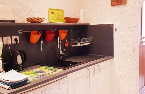 Tregastel House | SUPER OFFER 5 MNS FROM THE SEA. ARTIST'S HOUSE IN A GREEN SETTING.