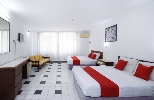 Miri Hotel | Super OYO 1018 Telang Usan Hotel Miri