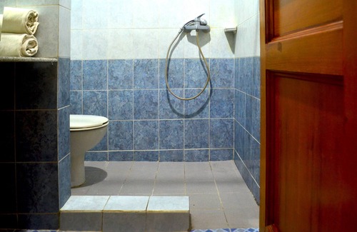 Pangandaran Hotel | Super OYO 1240 Hotel Pantai Jaya