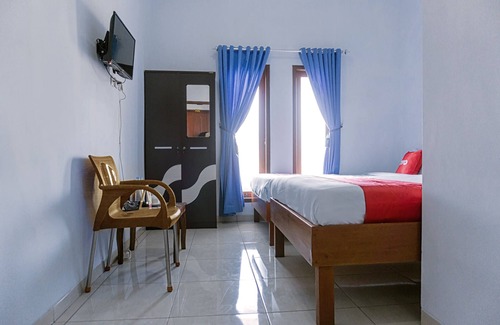 Pacitan Hotel | Super OYO 1565 Hotel Homiko