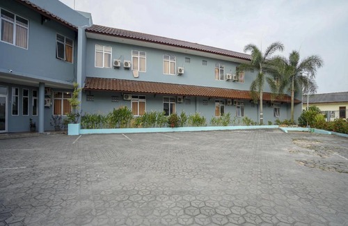 Pangkalpinang Hotel | Super OYO 1844 Bravo Residence