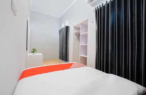 Banjarasri Hotel | Super OYO 2727 Nareswari Guest House Syariah