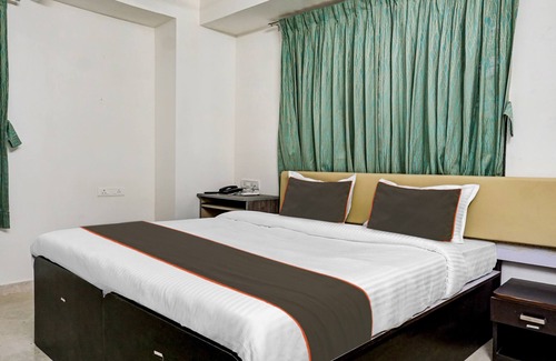 Aundh Hotel | Super OYO 819617 Hotel Seven Hills