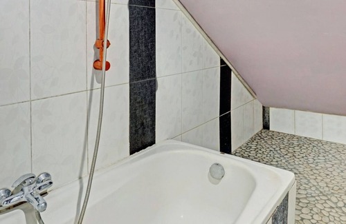 Sidomulyo Hotel | Super OYO 90488 Harwin Homestay