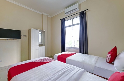 Yogyakarta Hotel | Super OYO 90905 Dangau Datuk Guesthouse