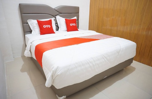 Nganjuk Hotel | Super OYO 93205 Kusuma Hotel And Convention Hall