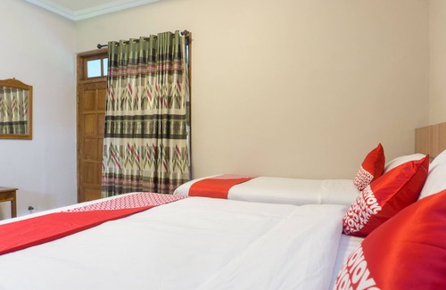 Pacitan Hotel | Super OYO 942 Srikandi Hotel