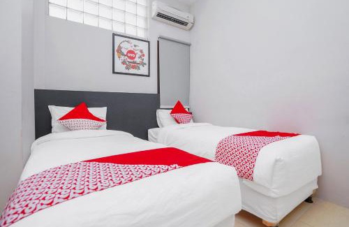 Gubeng Hotel | Super OYO Capital O 1086 '2oscar