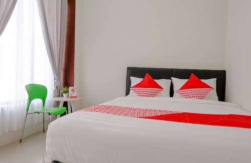 Jember Hotel | Super OYO Capital O 2798 Semeru Residence Syariah
