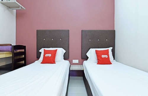 Perkampungan Peramu Hotel | Super OYO Capital O 90556 Hotel Cherita Rooms