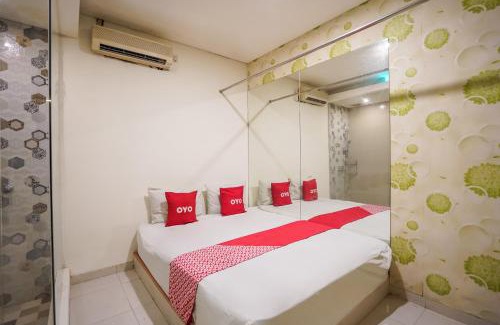 Gubeng Hotel | Super OYO Capital O 92633 Spring Hotel Gubeng