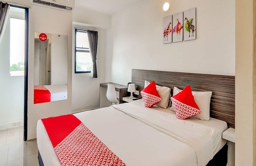 Karawang Hotel | Super OYO Collection O 28 Urban Town Apartment Karawang