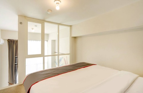 Waru Hotel | Super OYO Collection O 30 Amega Crown Sub