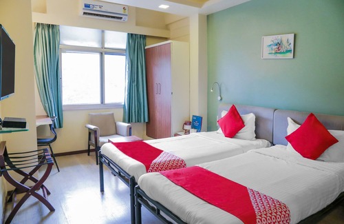 Shivajinagar Hotel | Super OYO Collection O Hotel Pearl