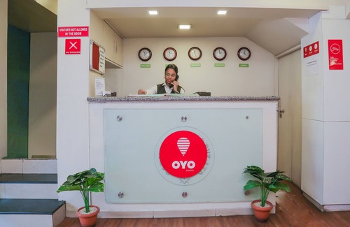 Shivajinagar Hotel | Super OYO Collection O Hotel Pearl