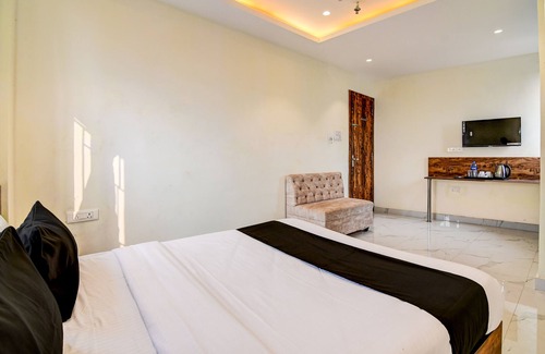 Kolkata Hotel | Super OYO Collection O The Hastings Club