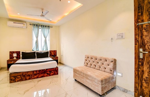 Kolkata Hotel | Super OYO Collection O The Hastings Club