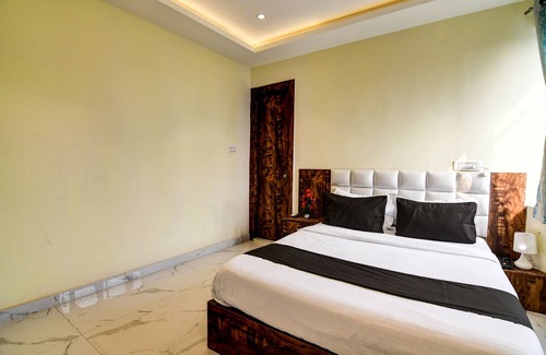 Kolkata Hotel | Super OYO Collection O The Hastings Club