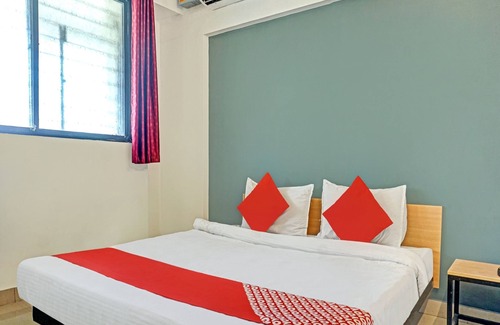 Pune Hotel | Super OYO Flagship Hotel Green Leaves