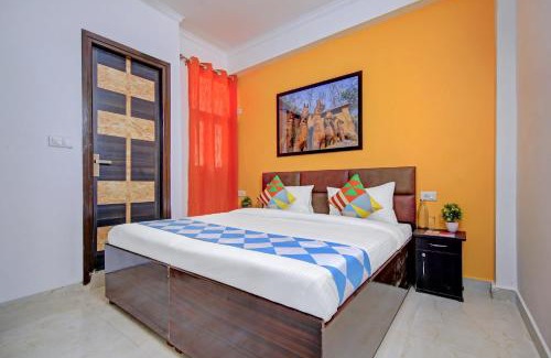 Sainik Farm Hotel | Super OYO Townhouse Saket Residency 1 Delhi