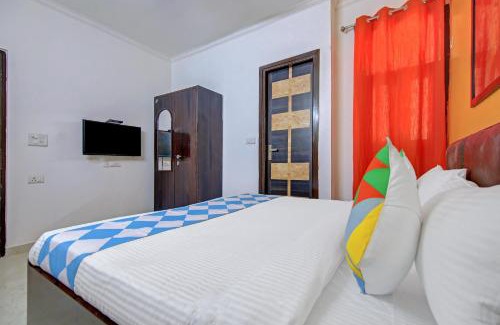 Sainik Farm Hotel | Super OYO Townhouse Saket Residency 1 Delhi