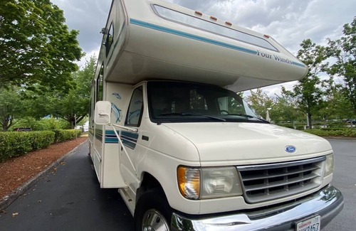Westchester House | Super price - rent a bunk in shared RV