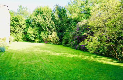 Royal Tunbridge Wells Apartment | Super-Quiet Town Centre Flat 5 min Walk to Station