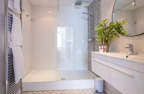 Montpelier House | Super Smart Central Brighton Town House | By My Getaways
