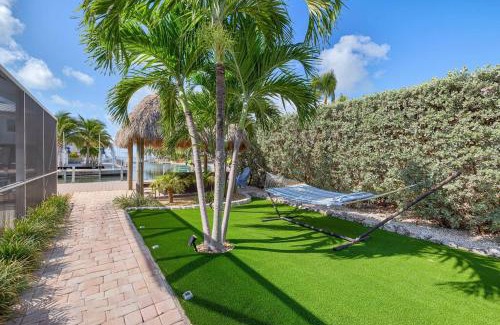 Marathon House | Super Snapper lux w/Heated Pool, Tiki, Dock, Lanai