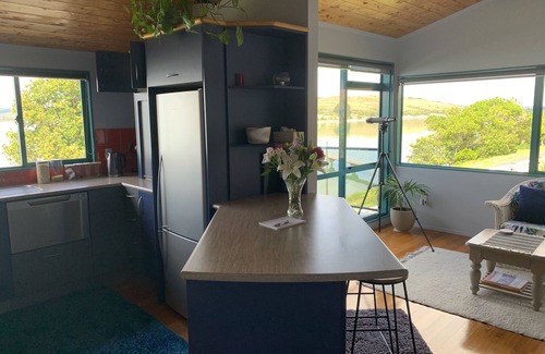 Onerahi House | Super spacious house with magnificent water views