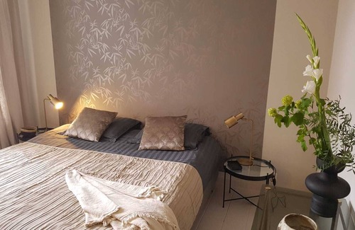 Oude Pijp Bed & Breakfast | Super Stay at Qurtier Latin/museum Quarter Area