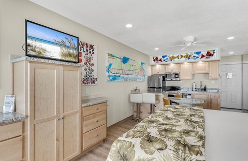 Panama City Beach Condo | SUPER STUDIO Pet Friendly Beach Front