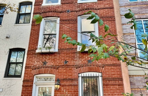 Logan Circle House | Super-Stylish Logan Circle 4-bedroom townhome on DC’s Hottest Block